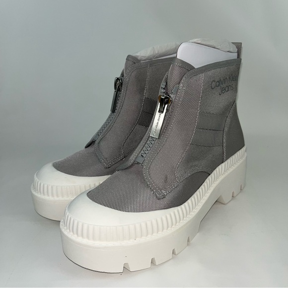 CALVIN KLEIN JEANS Light Grey Bertie Boot Size 8. - Picture 10 of 10